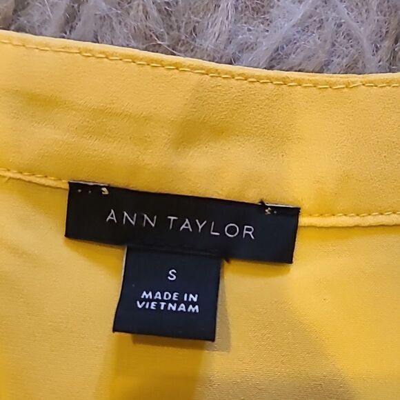 Ann Taylor yellow womens polyester stretch long sleeve flowy shirt size small - Picture 4 of 6